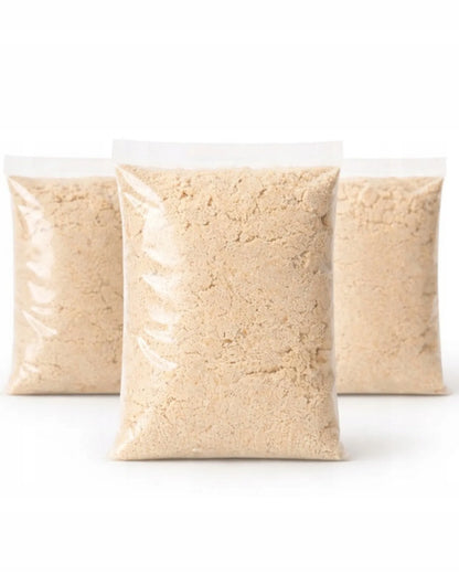 Kinetinio smėlio rinkinys 1,5 kg – statybų aikštelė su ekskavatoriais, transporto priemonėmis ir lagaminu