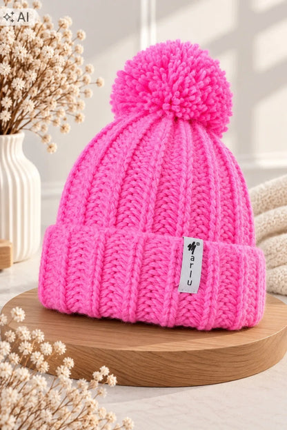 Šilta moteriška žieminė „beanie“ kepurė, fuksijų spalvos