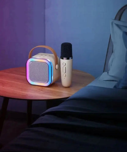 „Xtech“ nešiojamasis „Bluetooth“ RGB karaokės rinkinys su 2 mikrofonais, USB, SD ir 3,5 mm jungtimi